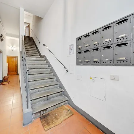 아파트 Guesthost - Fortezza Cozy And Quiet Flat
